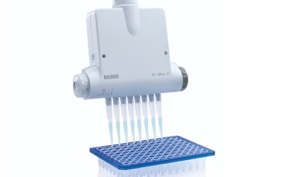 multichannel adjustable spacer manual pipette